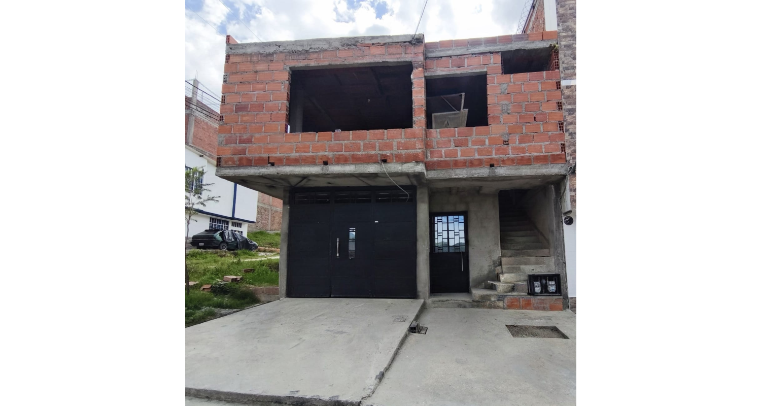 CASA ESQUINERA PRIMER PISO URBANIZACIÓN VILLA MARIA